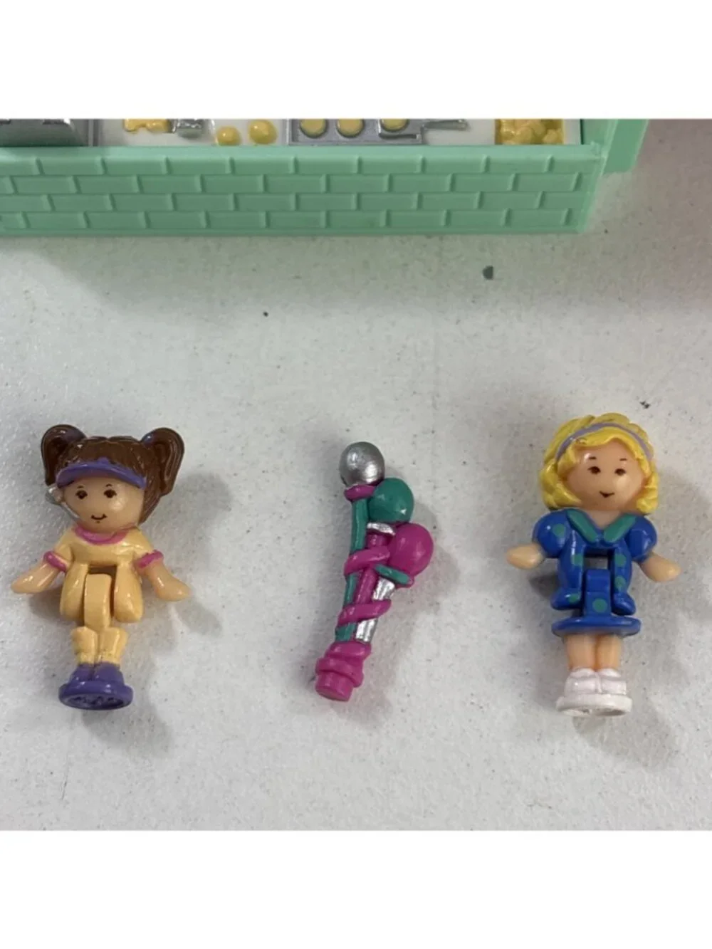 POLLY POCKET 1994 Drive Thru Burger Stand COMPLETE